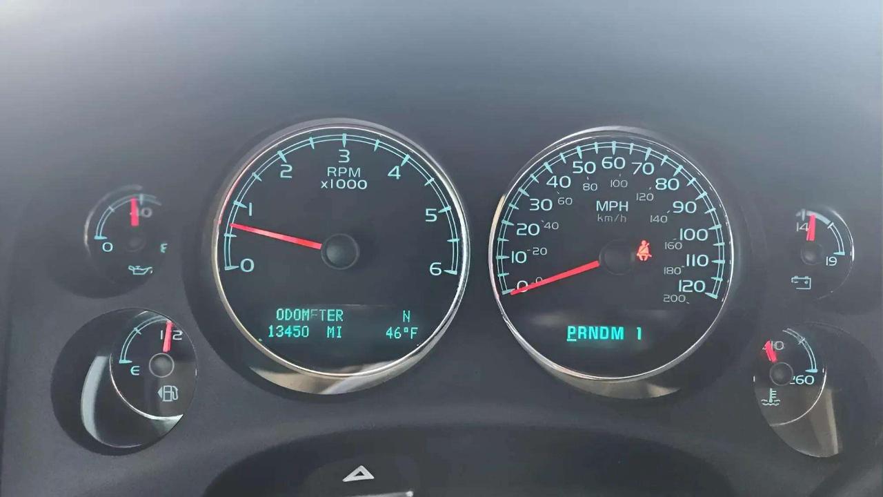 GMC Sierra 2500HD 4WD Crew Cab 153.7" Denali 2013