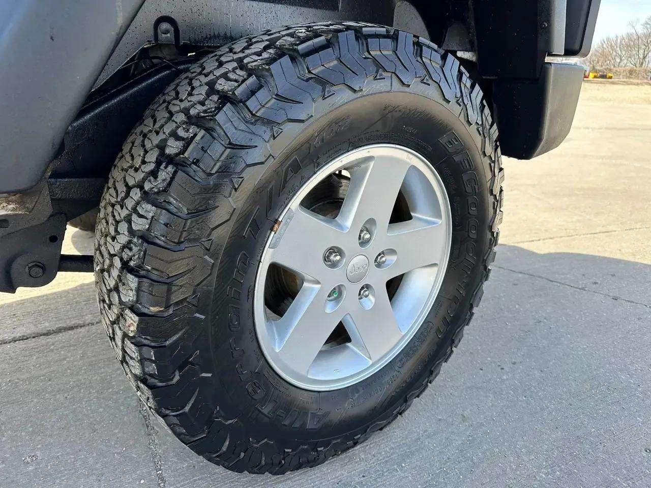 Jeep Wrangler 4WD 2dr Sport 2013