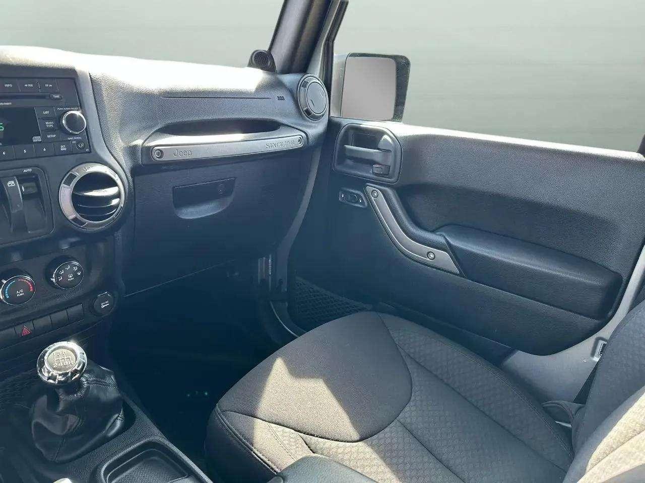 Jeep Wrangler 4WD 2dr Sport 2013