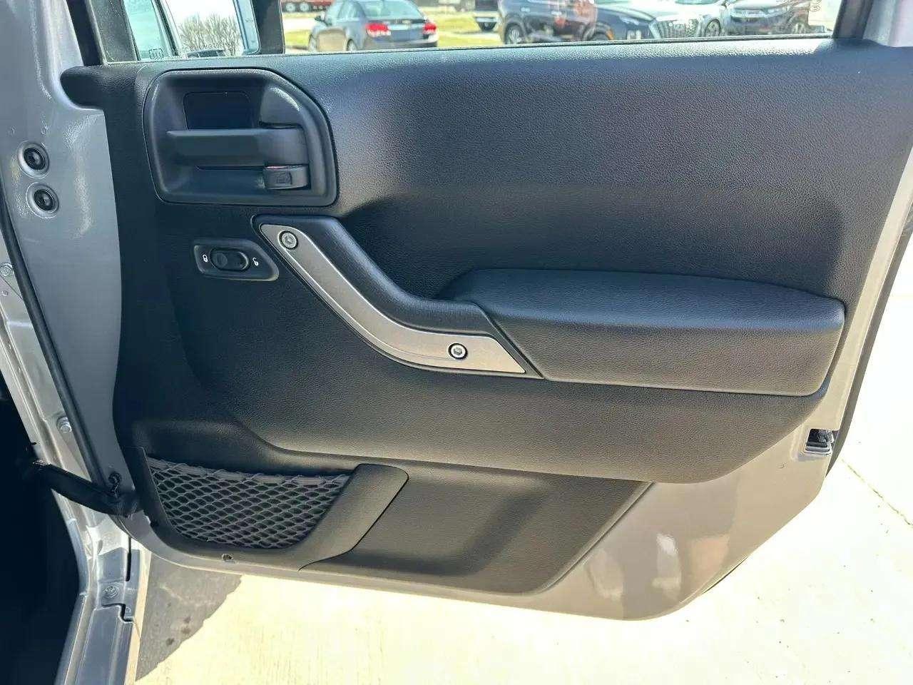 Jeep Wrangler 4WD 2dr Sport 2013