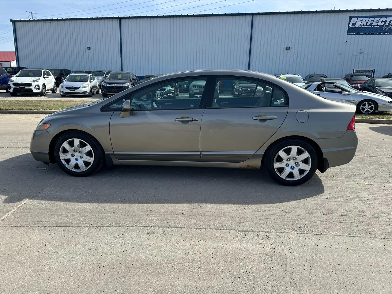 Honda Civic Sdn LX AT 2006