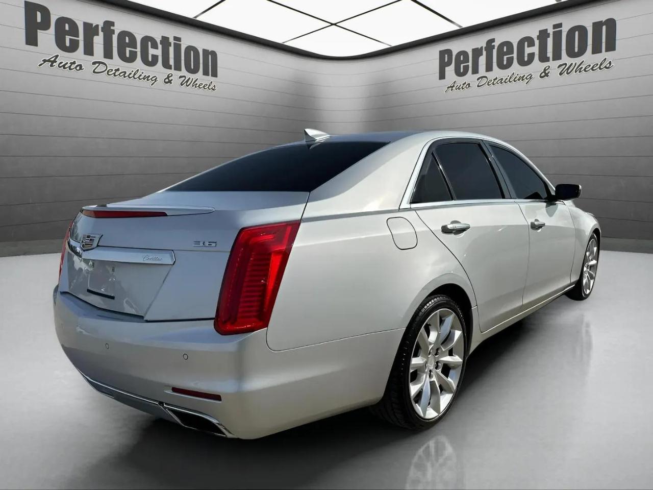 Cadillac CTS Sedan 4dr Sdn 3.6L Luxury Collection RWD 2016