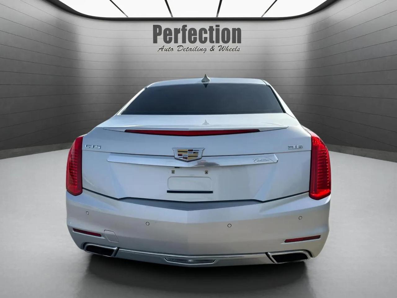 Cadillac CTS Sedan 4dr Sdn 3.6L Luxury Collection RWD 2016