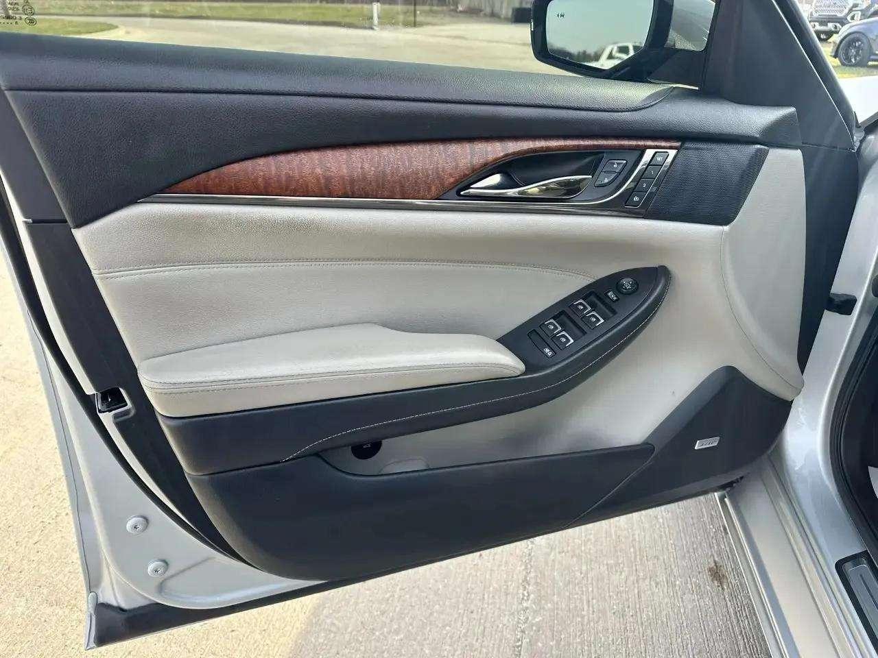 Cadillac CTS Sedan 4dr Sdn 3.6L Luxury Collection RWD 2016