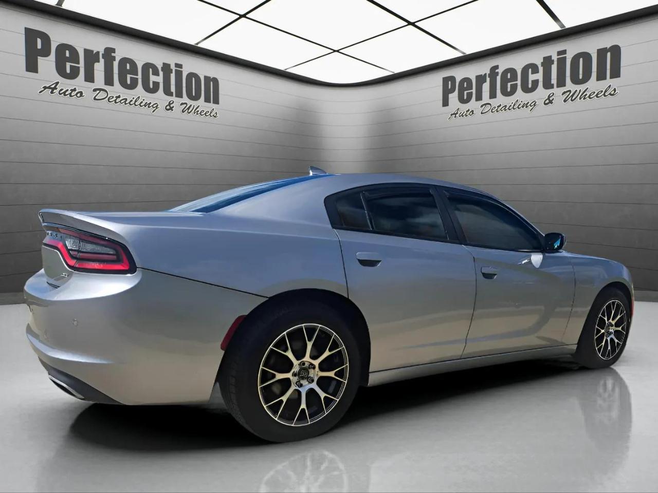 Dodge Charger 4dr Sdn SXT AWD 2015