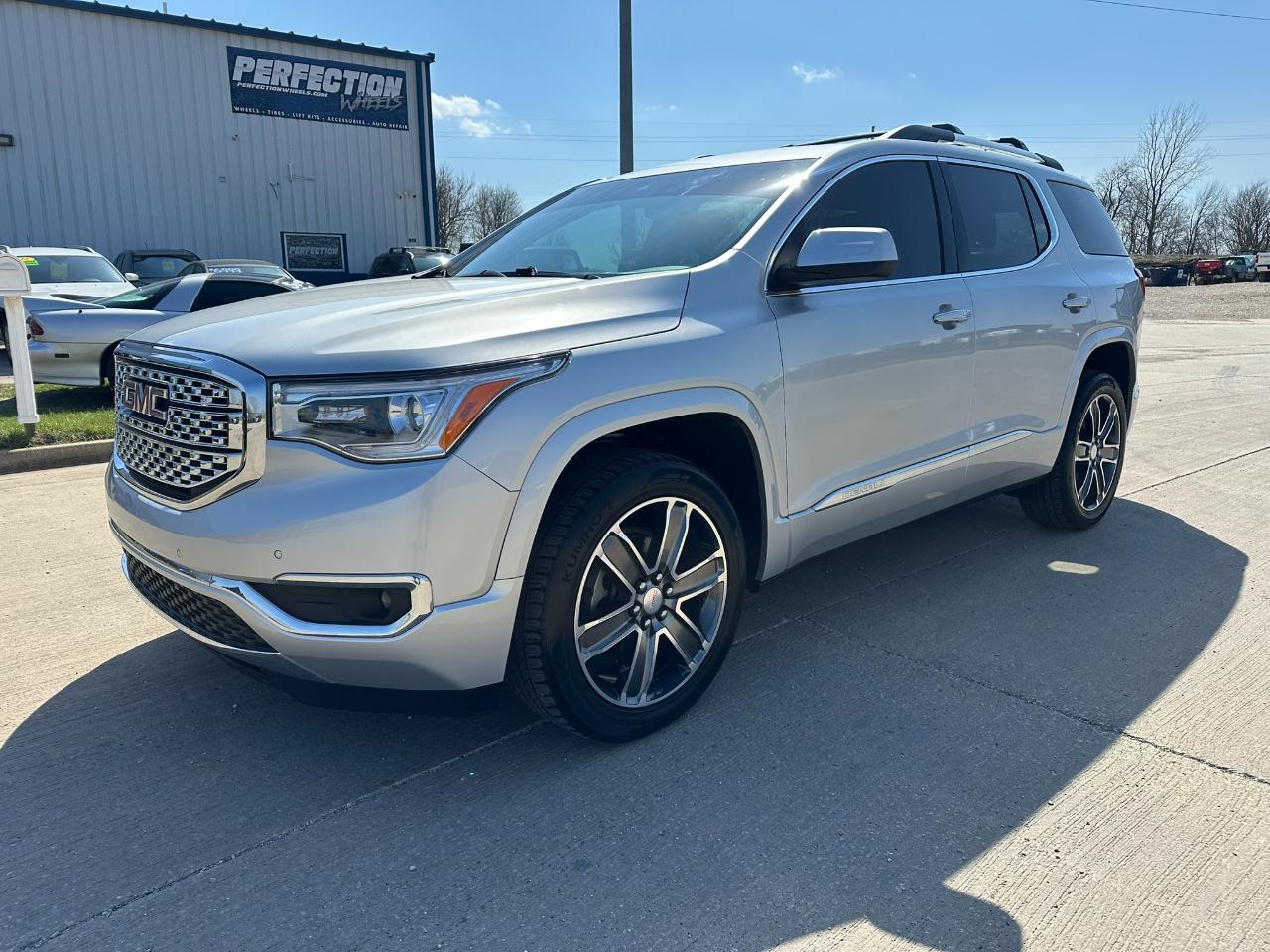 GMC Acadia AWD 4dr Denali 2019