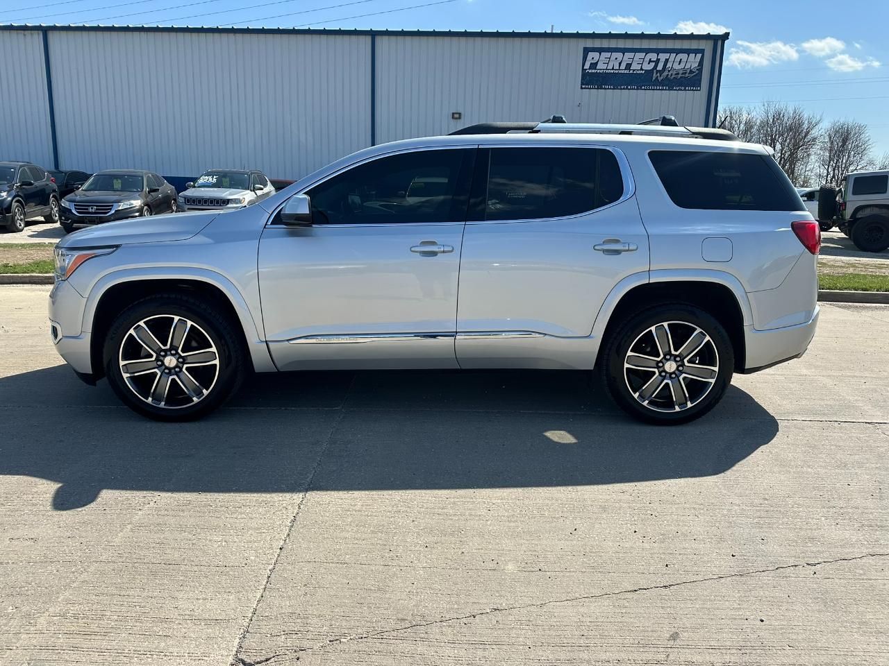 GMC Acadia AWD 4dr Denali 2019