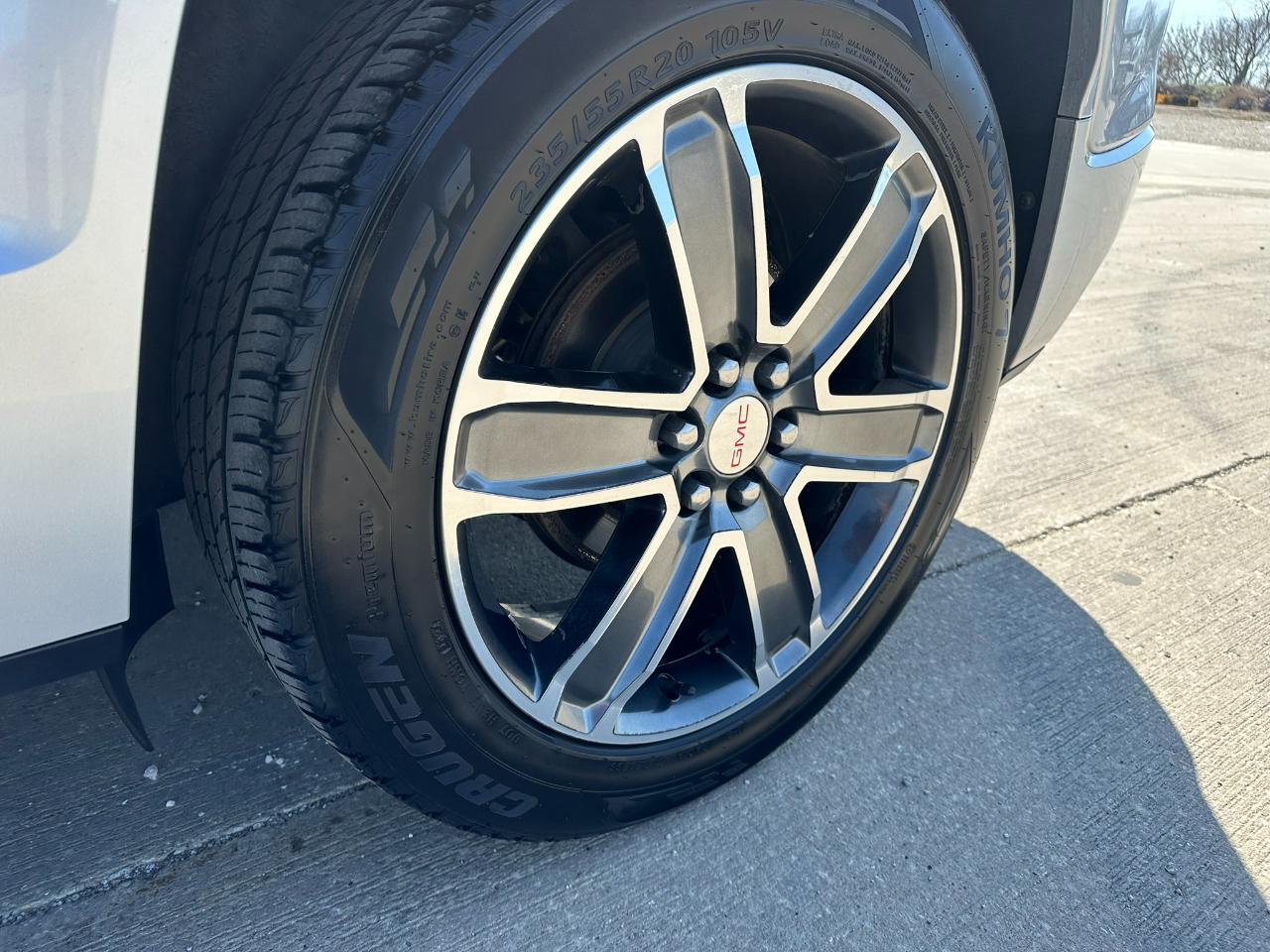 GMC Acadia AWD 4dr Denali 2019