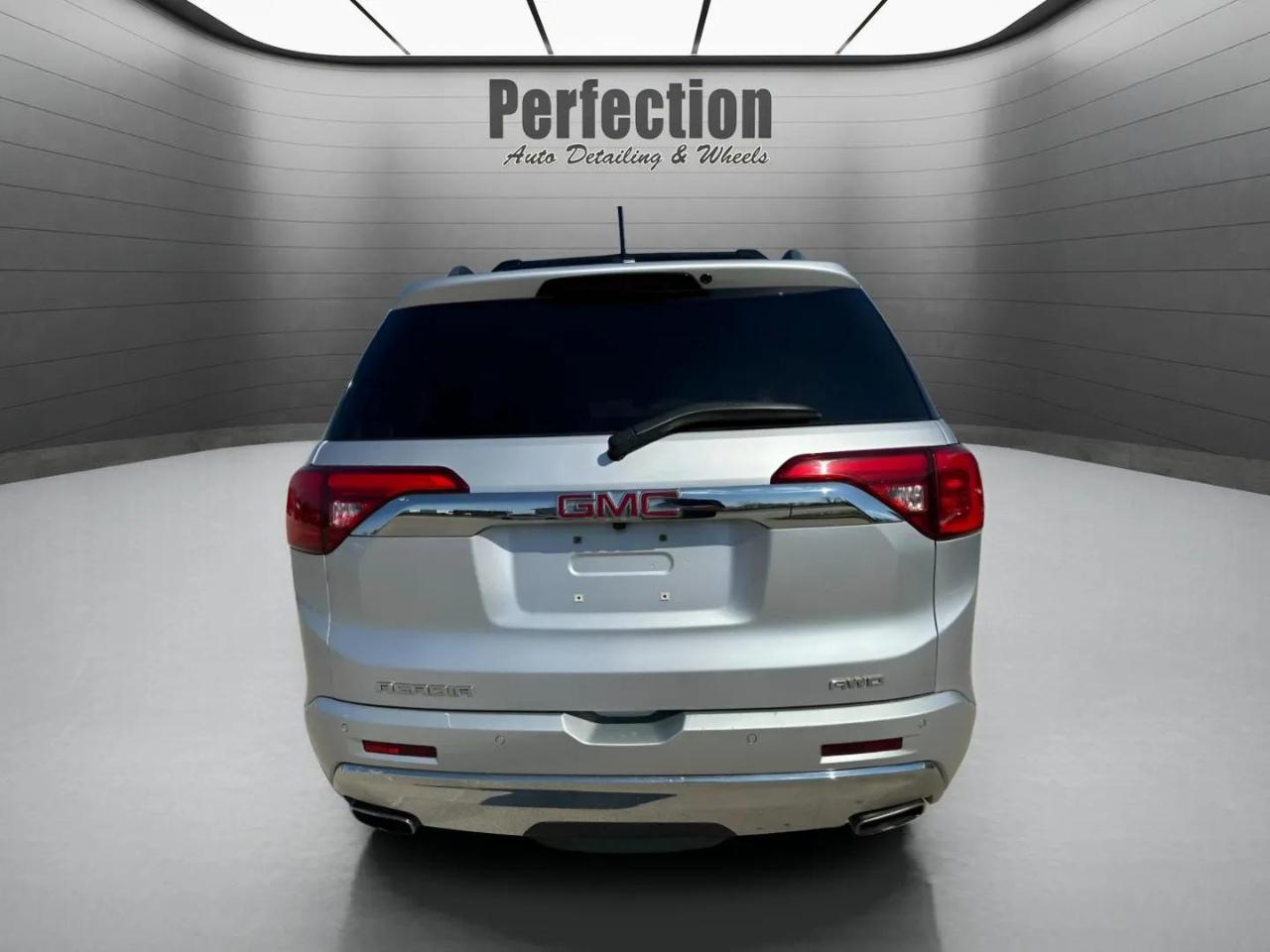 View vehicle photo 6