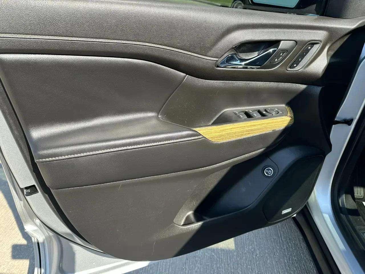 GMC Acadia AWD 4dr Denali 2019