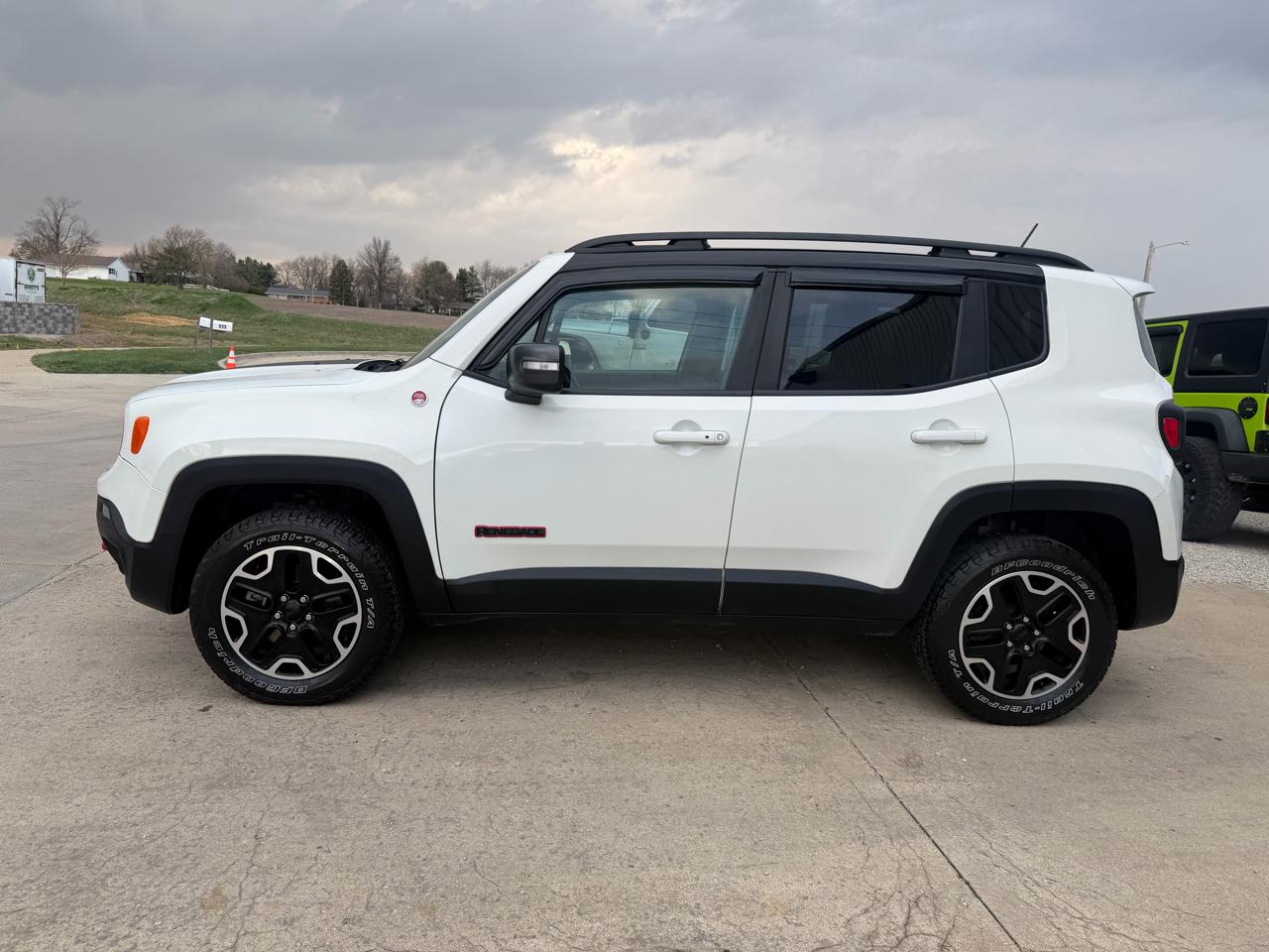 Jeep Renegade 4WD 4dr Trailhawk 2016