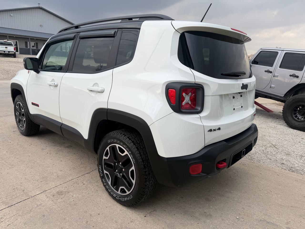 Jeep Renegade 4WD 4dr Trailhawk 2016