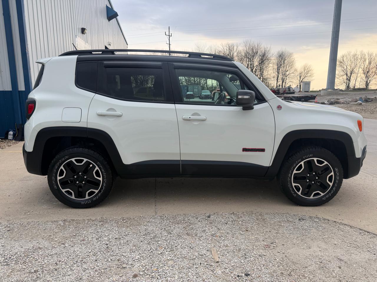 Jeep Renegade 4WD 4dr Trailhawk 2016
