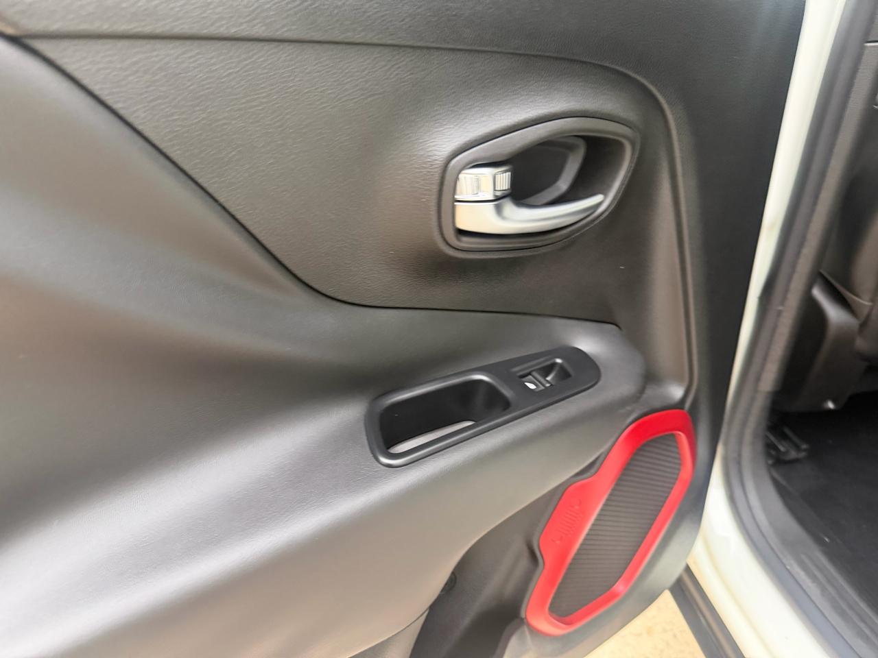 Jeep Renegade 4WD 4dr Trailhawk 2016