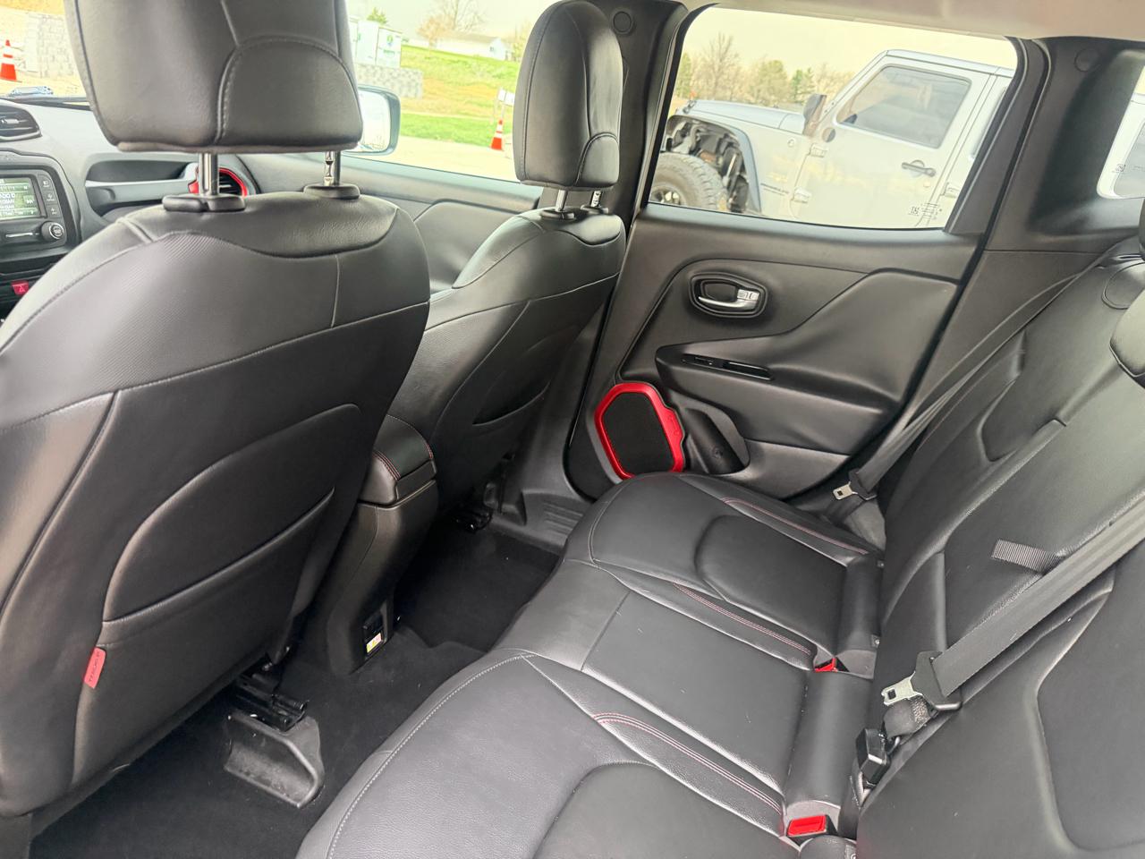 Jeep Renegade 4WD 4dr Trailhawk 2016