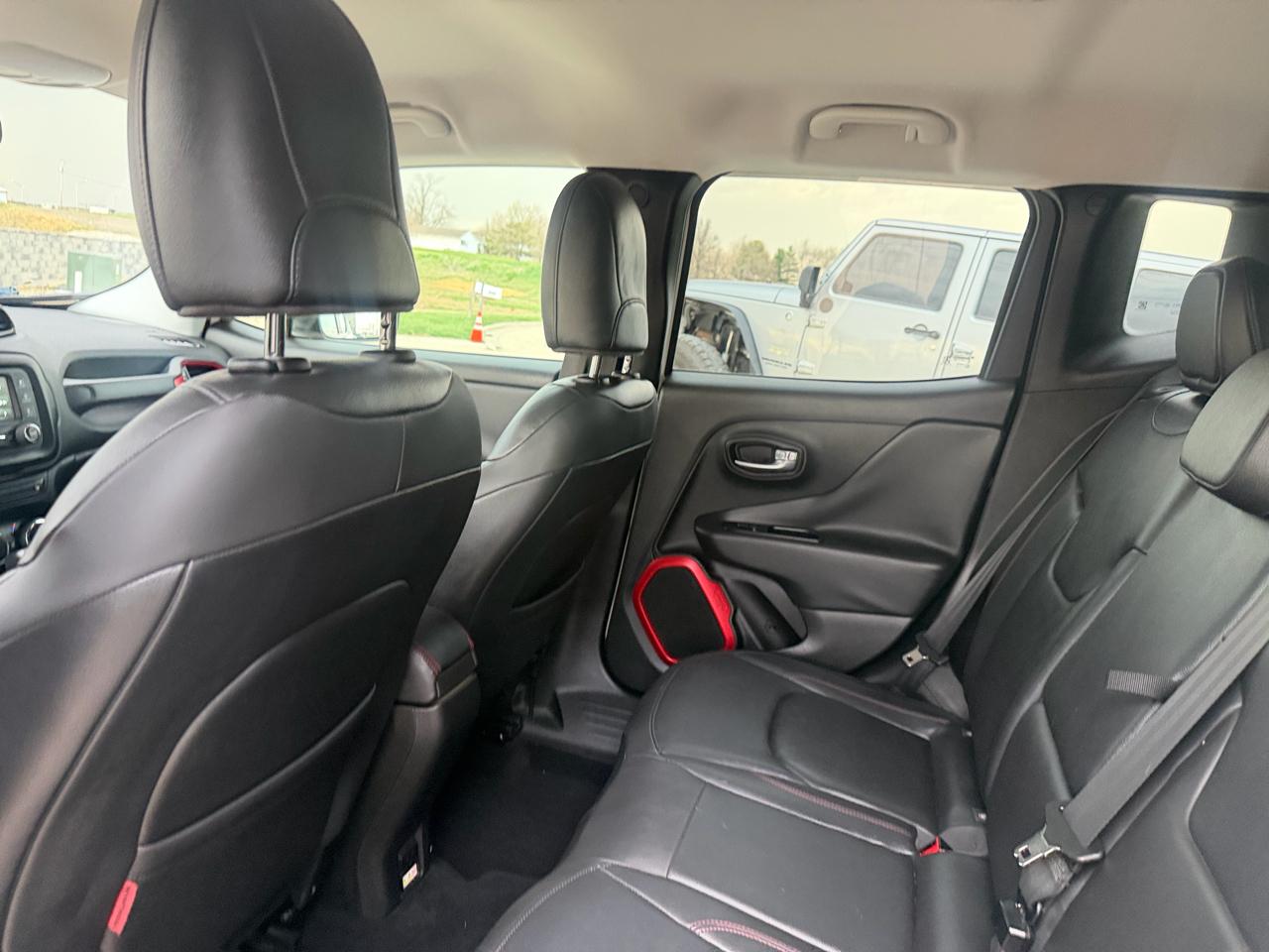 Jeep Renegade 4WD 4dr Trailhawk 2016