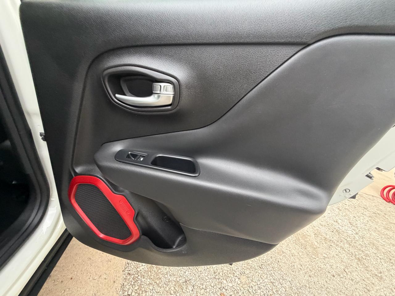 Jeep Renegade 4WD 4dr Trailhawk 2016