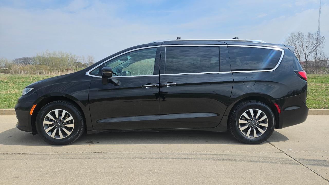 Chrysler Pacifica Touring L FWD 2021