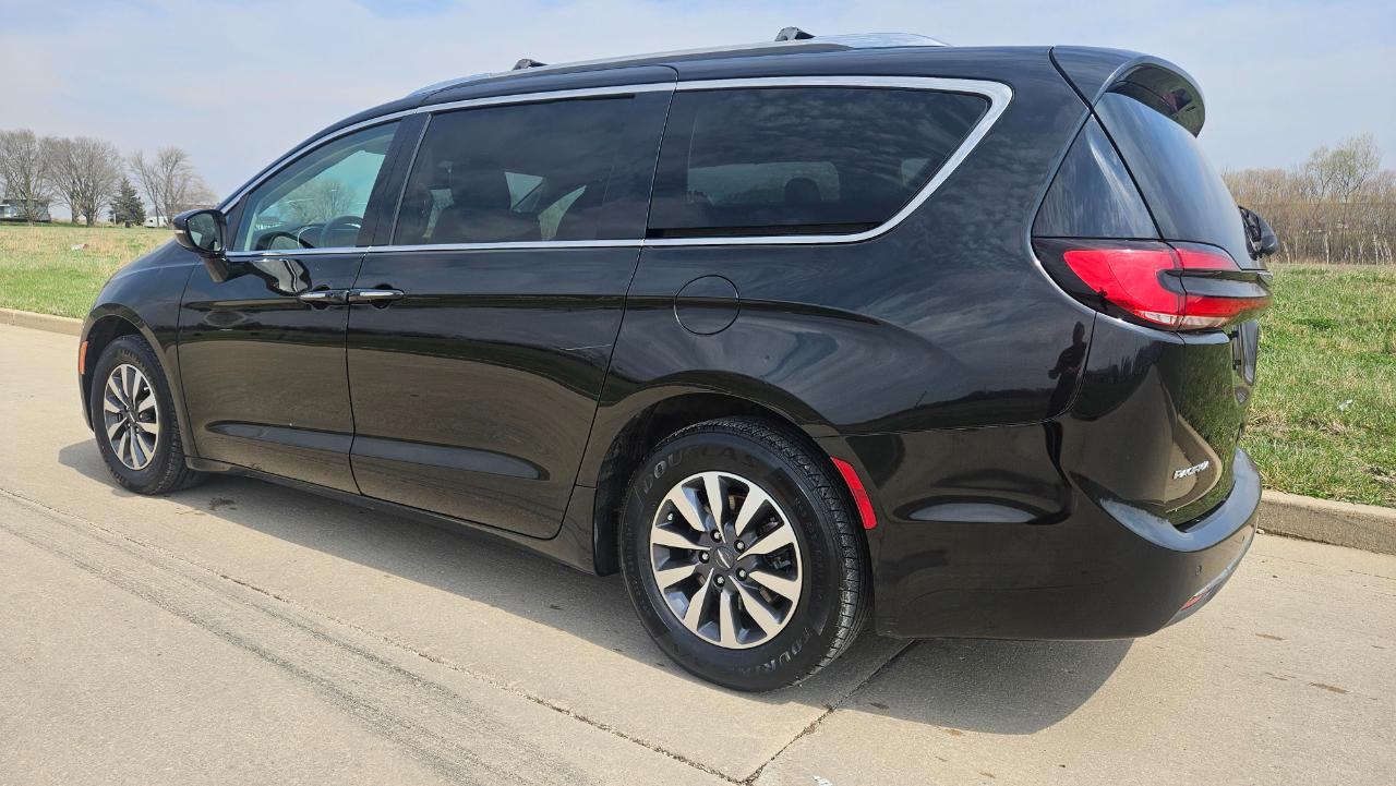 Chrysler Pacifica Touring L FWD 2021