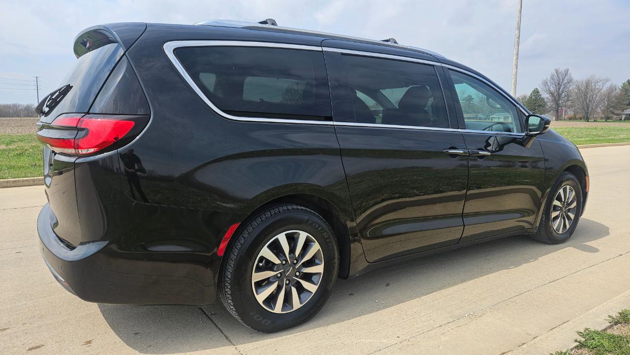Chrysler Pacifica Touring L FWD 2021