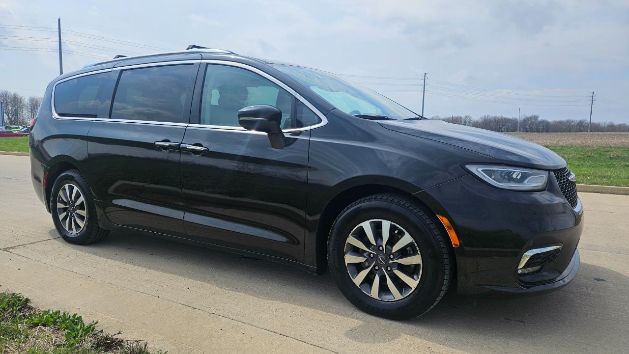 Chrysler Pacifica Touring L FWD 2021