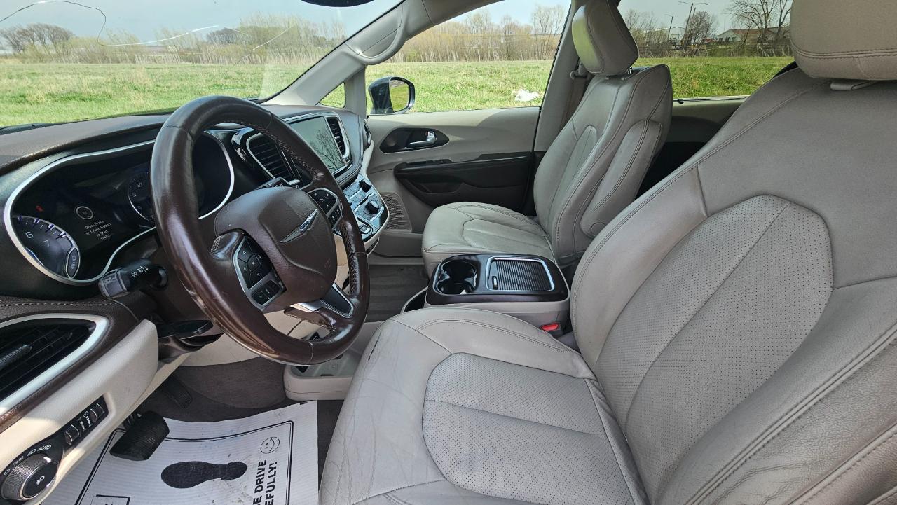 Chrysler Pacifica Touring L FWD 2021