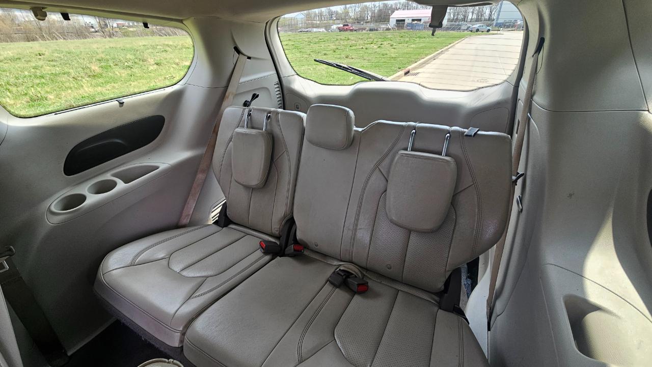 Chrysler Pacifica Touring L FWD 2021