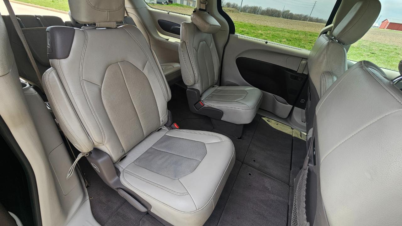 Chrysler Pacifica Touring L FWD 2021