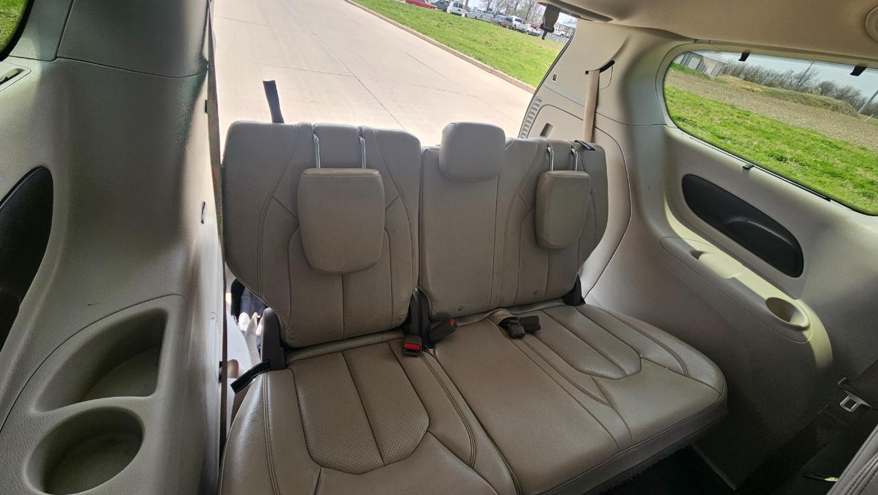 Chrysler Pacifica Touring L FWD 2021