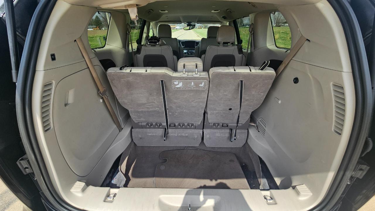 Chrysler Pacifica Touring L FWD 2021