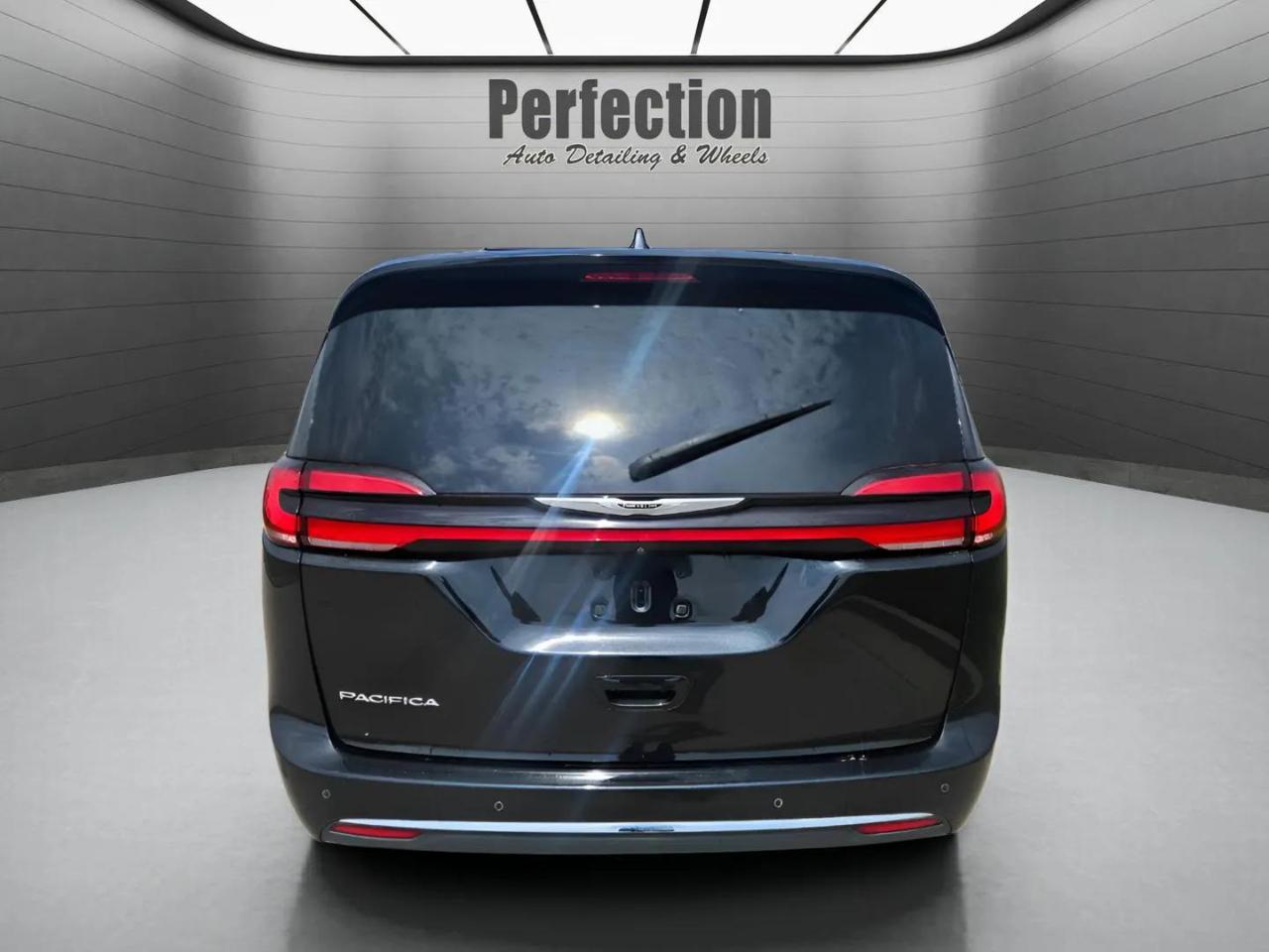 Chrysler Pacifica Touring L FWD 2021