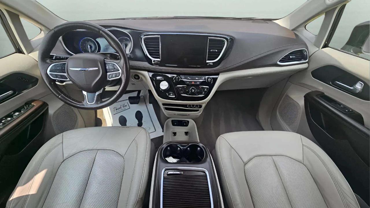 Chrysler Pacifica Touring L FWD 2021