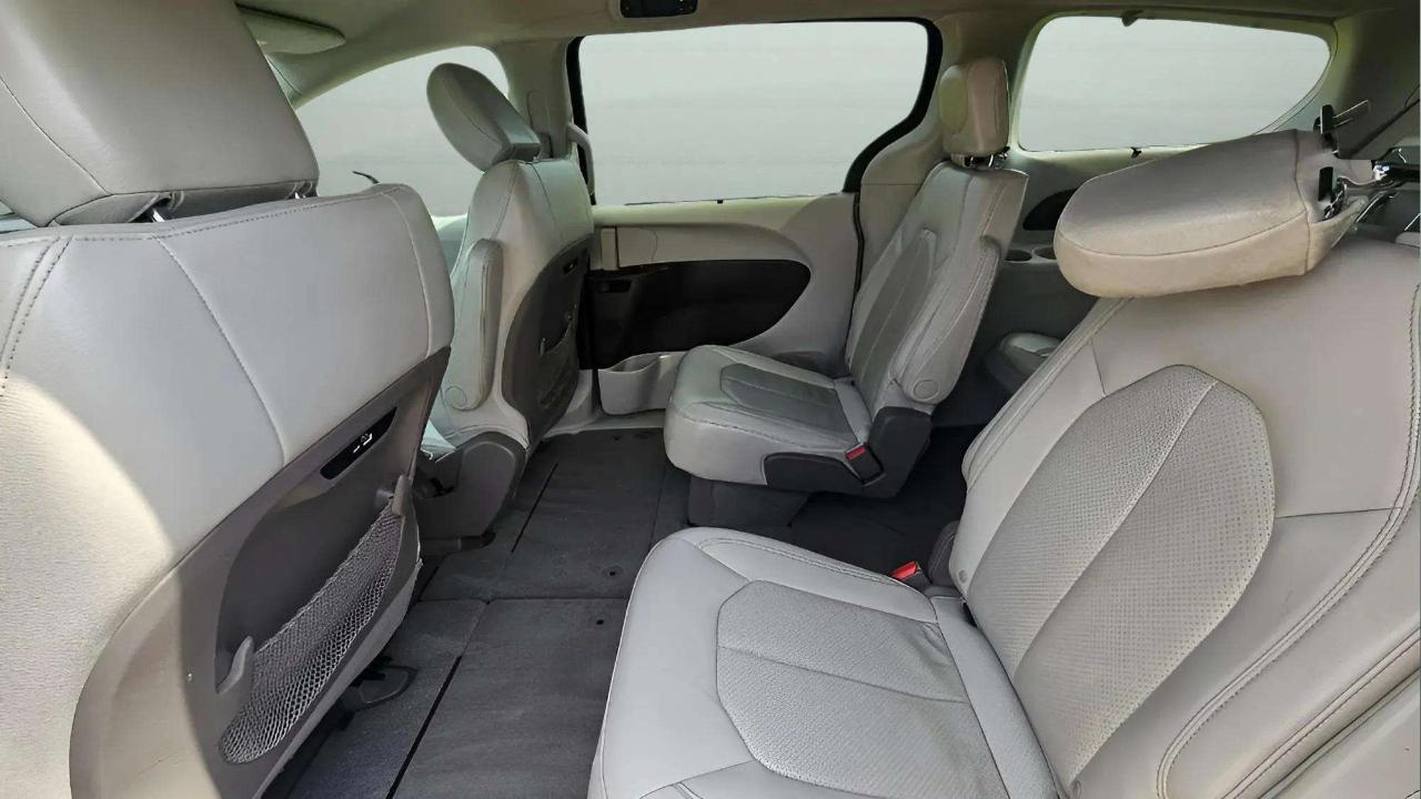 Chrysler Pacifica Touring L FWD 2021