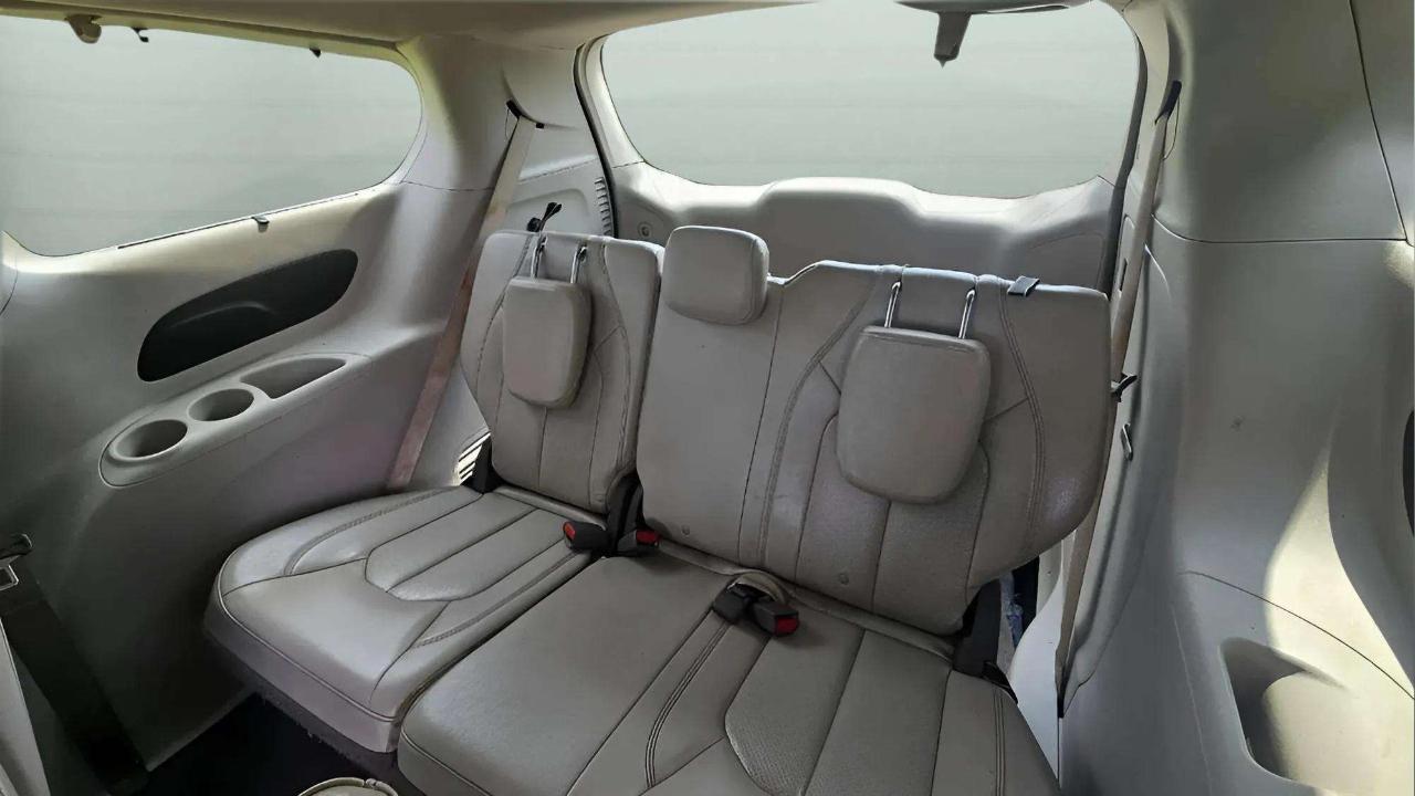 Chrysler Pacifica Touring L FWD 2021