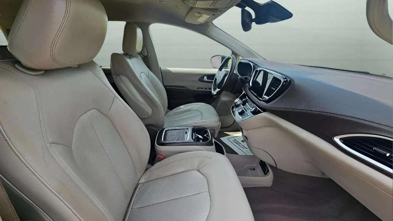 Chrysler Pacifica Touring L FWD 2021