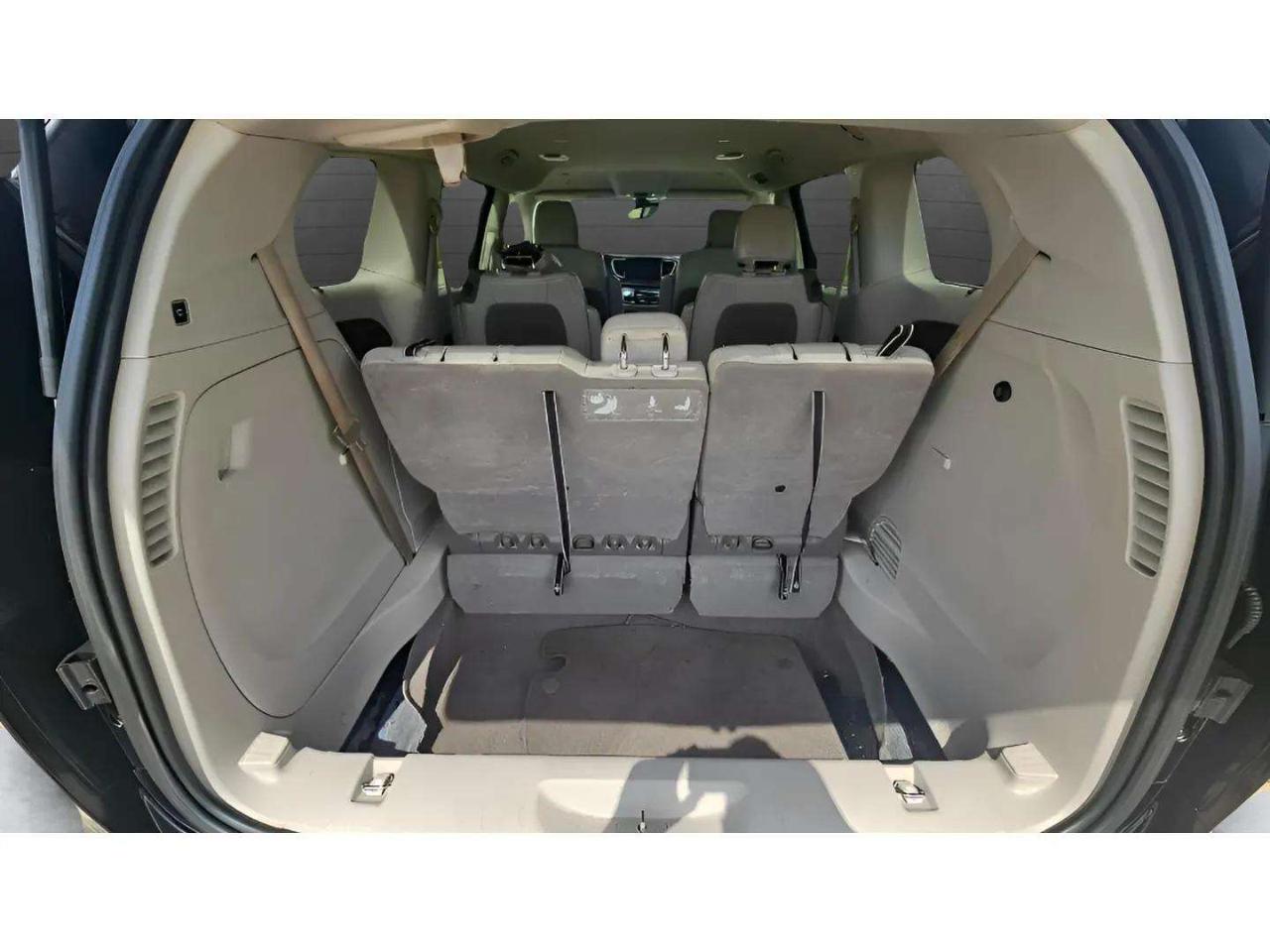 Chrysler Pacifica Touring L FWD 2021