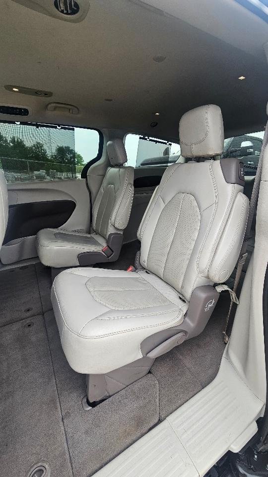 Chrysler Pacifica Touring L FWD 2021