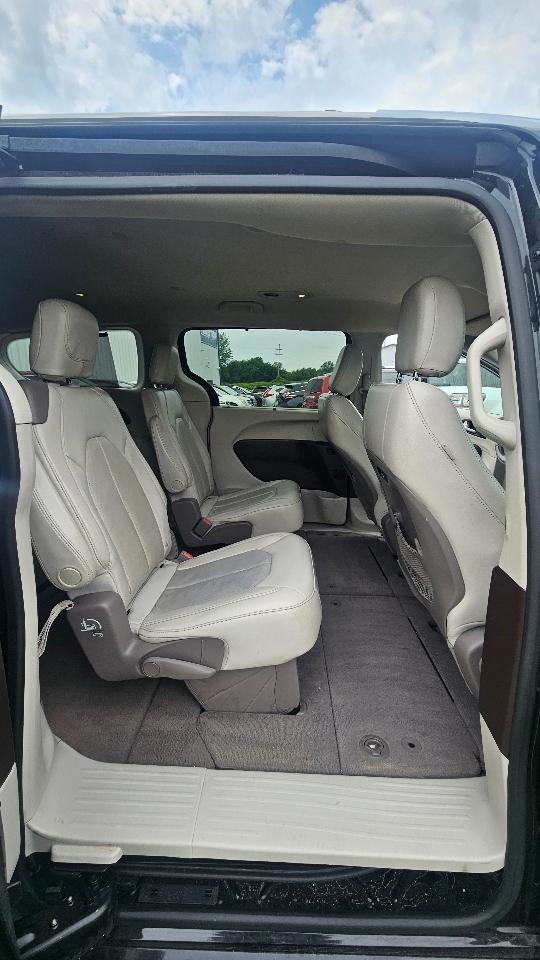 Chrysler Pacifica Touring L FWD 2021