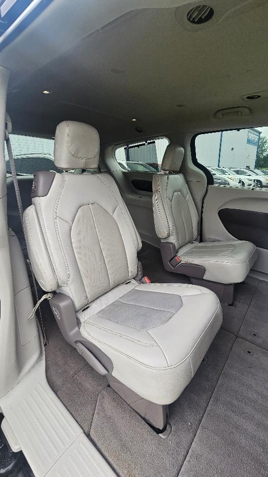 Chrysler Pacifica Touring L FWD 2021