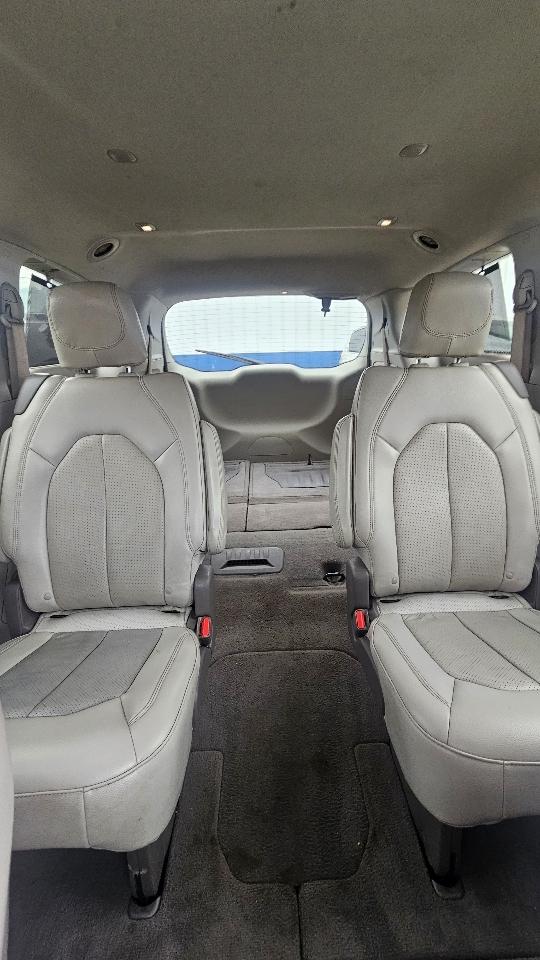 Chrysler Pacifica Touring L FWD 2021