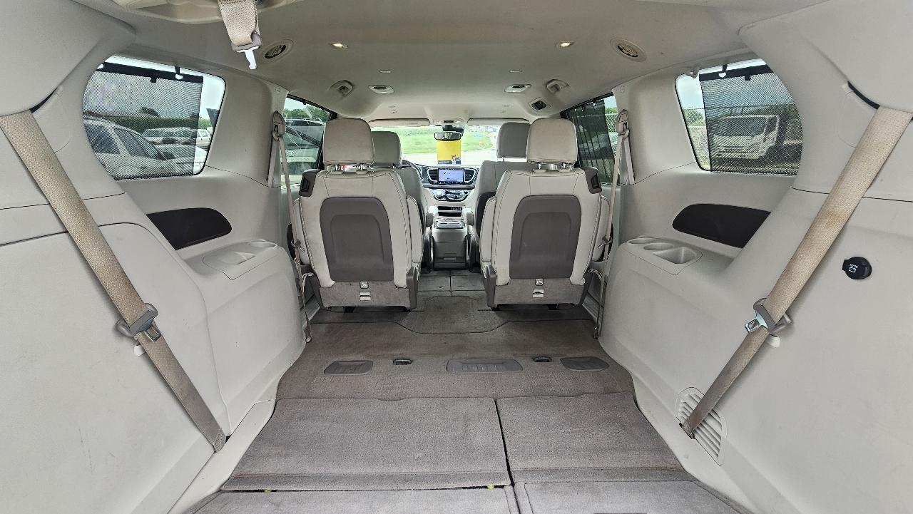 Chrysler Pacifica Touring L FWD 2021