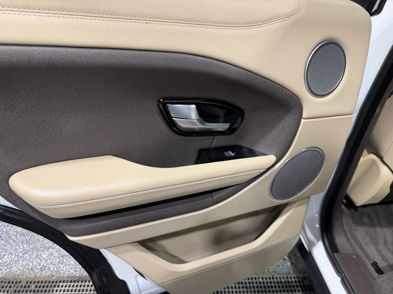 Land Rover Range Rover Evoque 5dr HB SE 2016