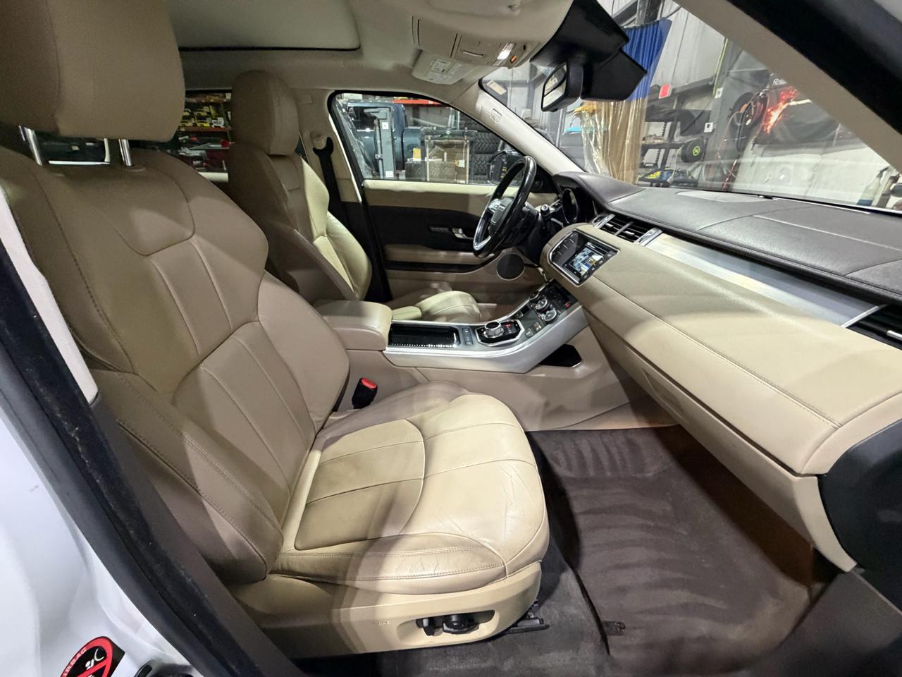 Land Rover Range Rover Evoque 5dr HB SE 2016