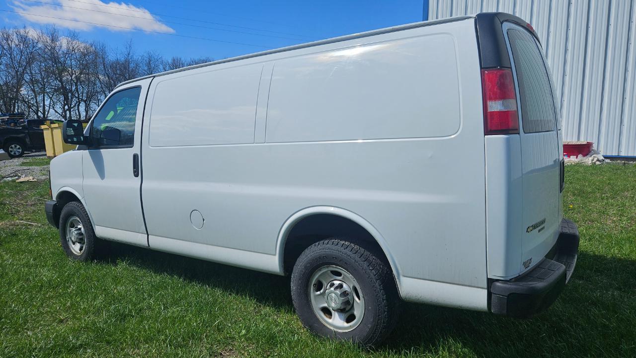Chevrolet Express Cargo Van RWD 2500 135" 2016