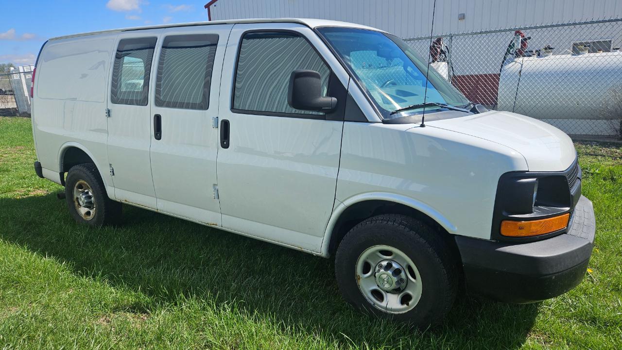 Chevrolet Express Cargo Van RWD 2500 135" 2016