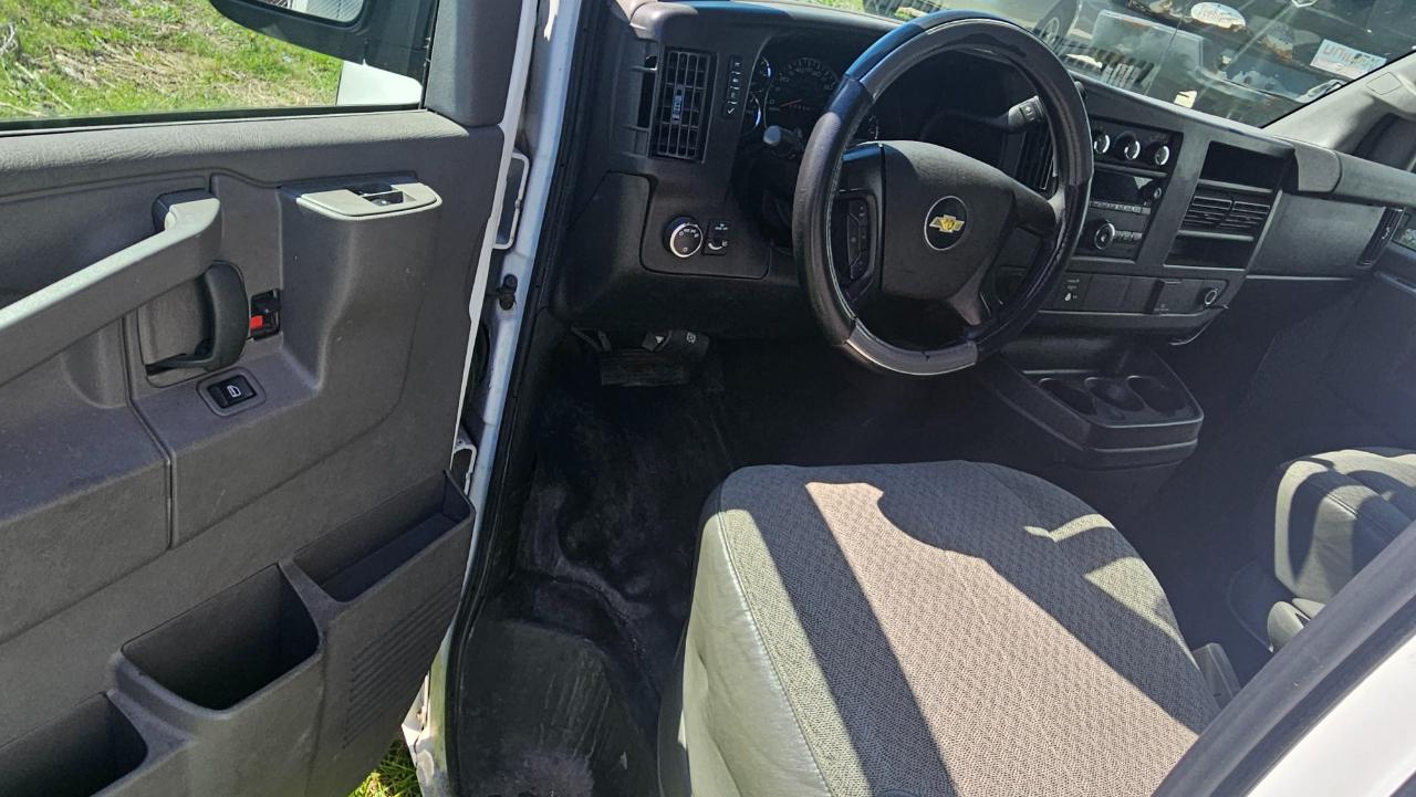 Chevrolet Express Cargo Van RWD 2500 135" 2016