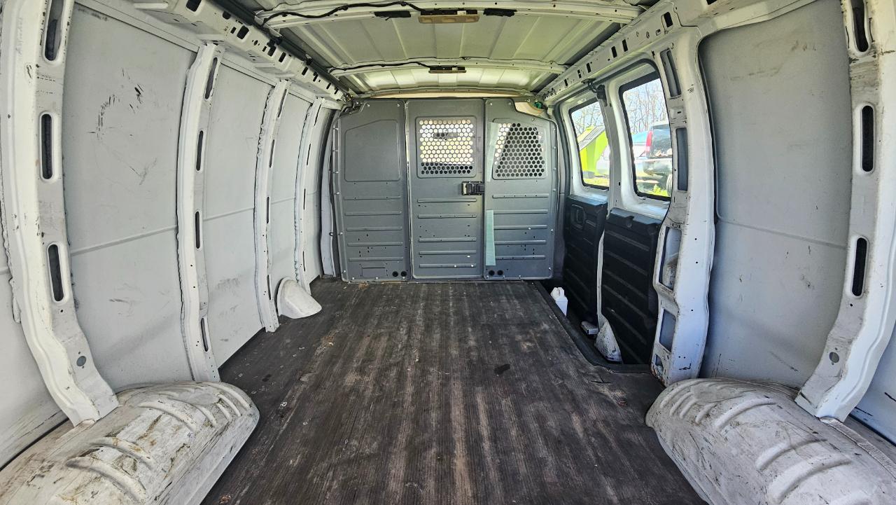 Chevrolet Express Cargo Van RWD 2500 135" 2016