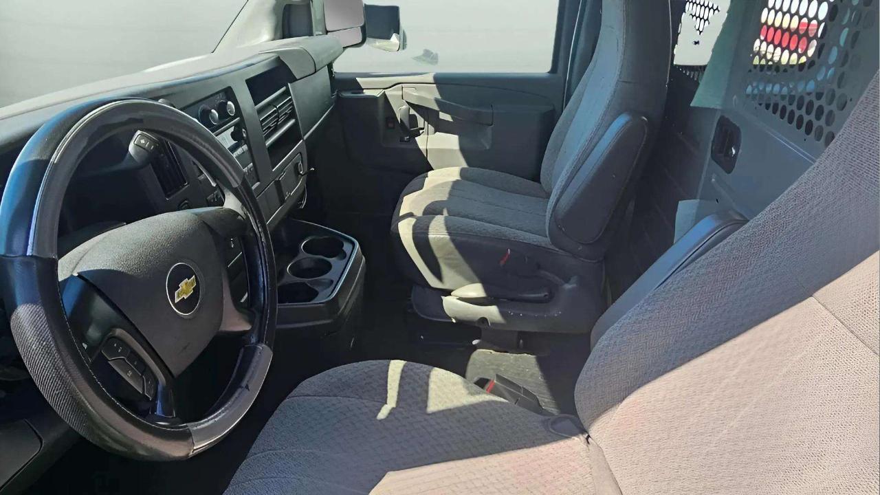 Chevrolet Express Cargo Van RWD 2500 135" 2016