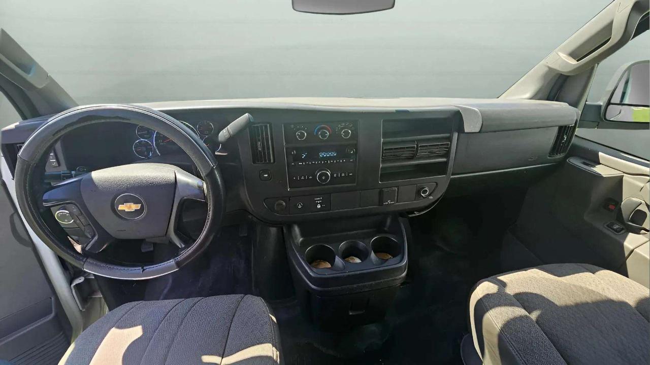 Chevrolet Express Cargo Van RWD 2500 135" 2016