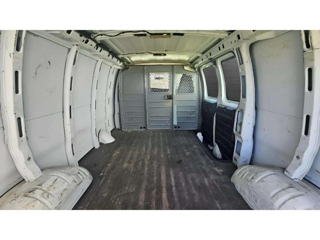 Chevrolet Express Cargo Van RWD 2500 135" 2016